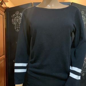 Black Varsity Tee⭐️